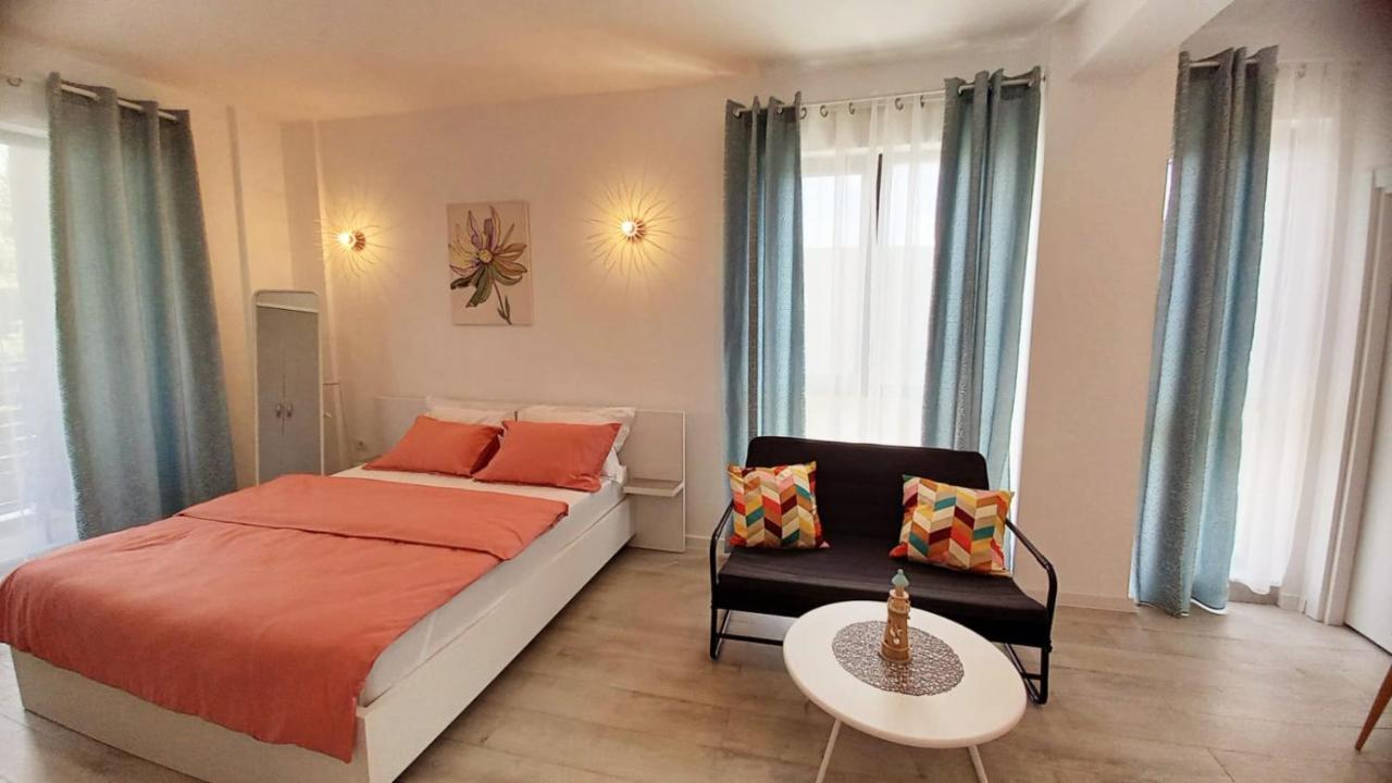 Mika Apartment *