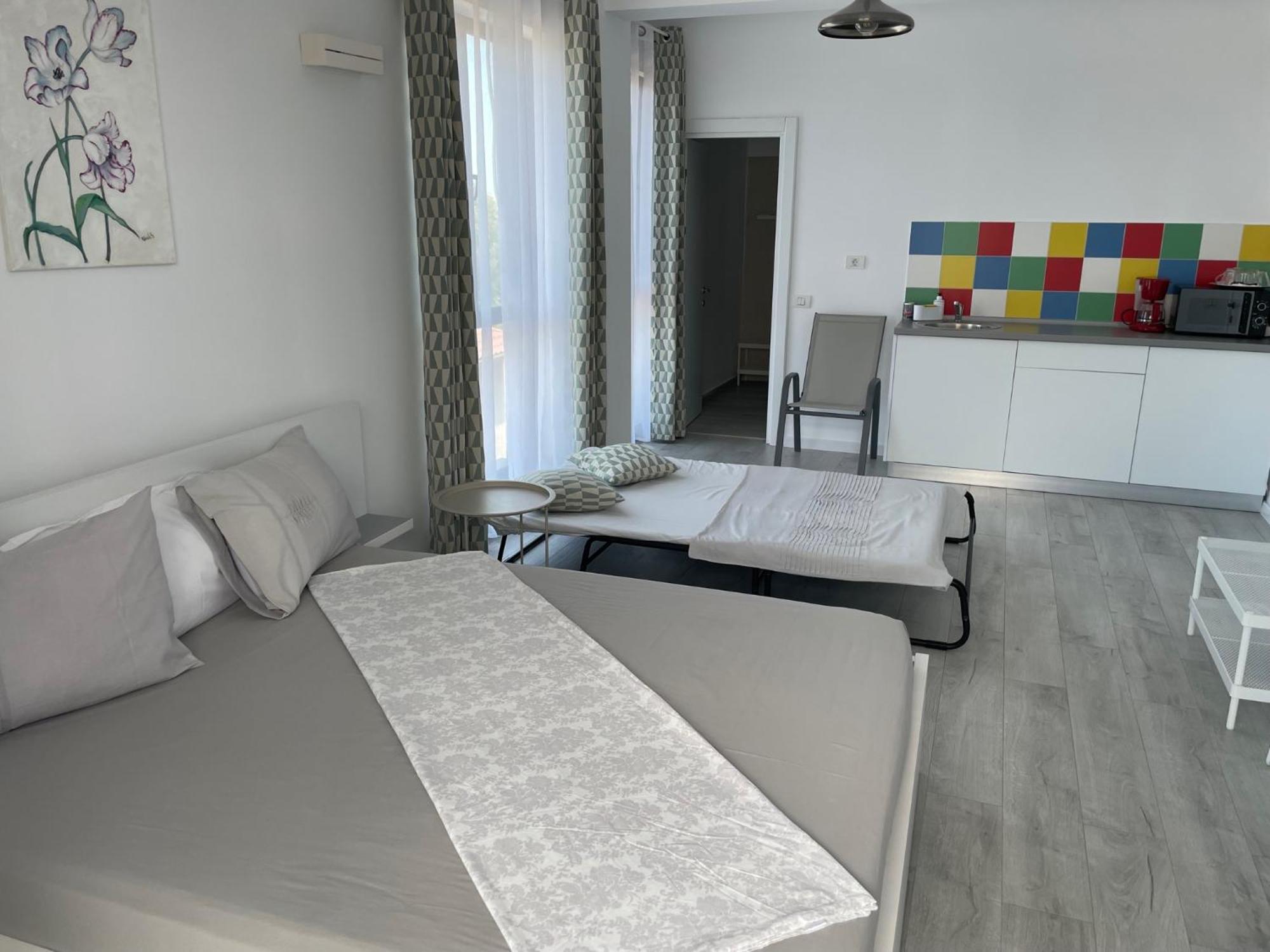 Mika Apartment